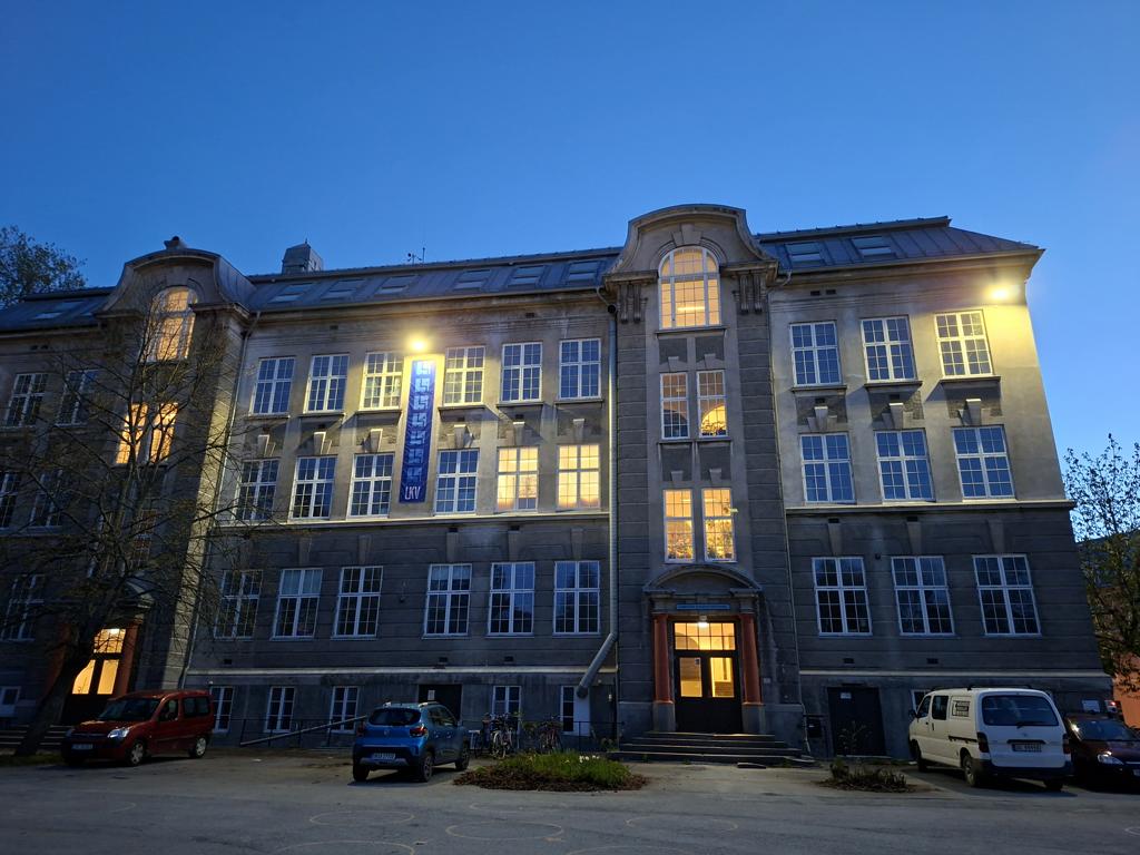 Foundation Lademoen Kunstnerverksteder at the Blue Hour Foundation Lademoen Kunstnerverksteder at the Blue Hour